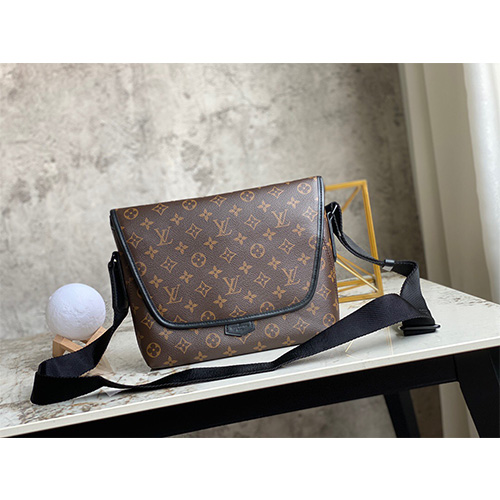 【ルイヴィトン LOUIS VUITTON】M45557 MAGNETIC ショルダー バック